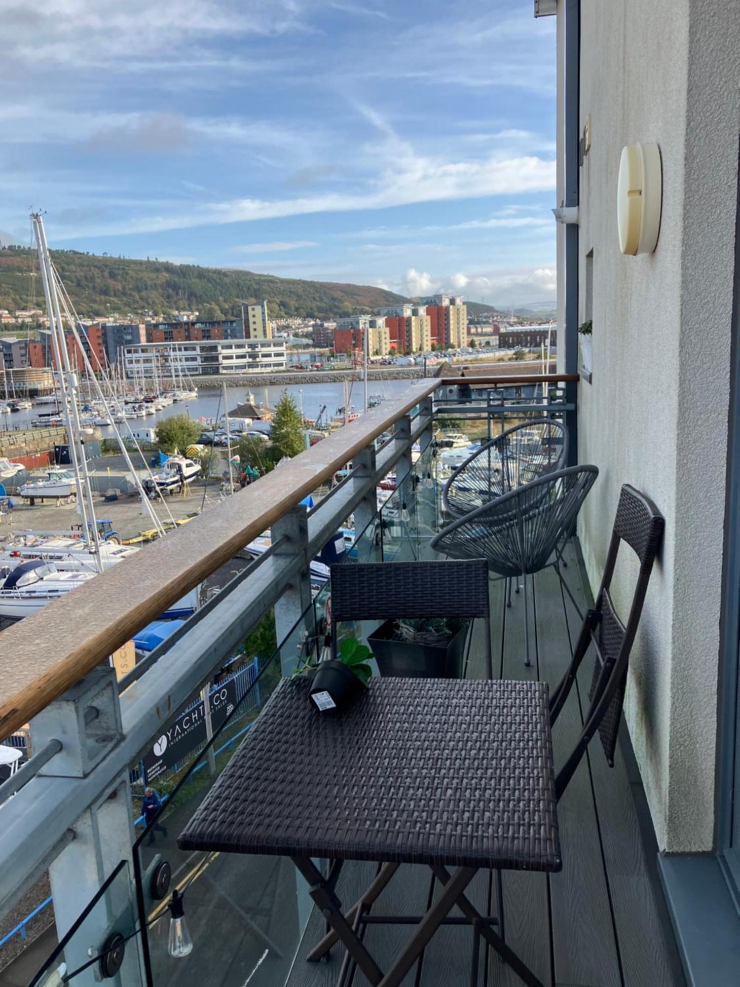 Swansea Bay, Marina & Arena View Mins To Beach & City Exterior photo
